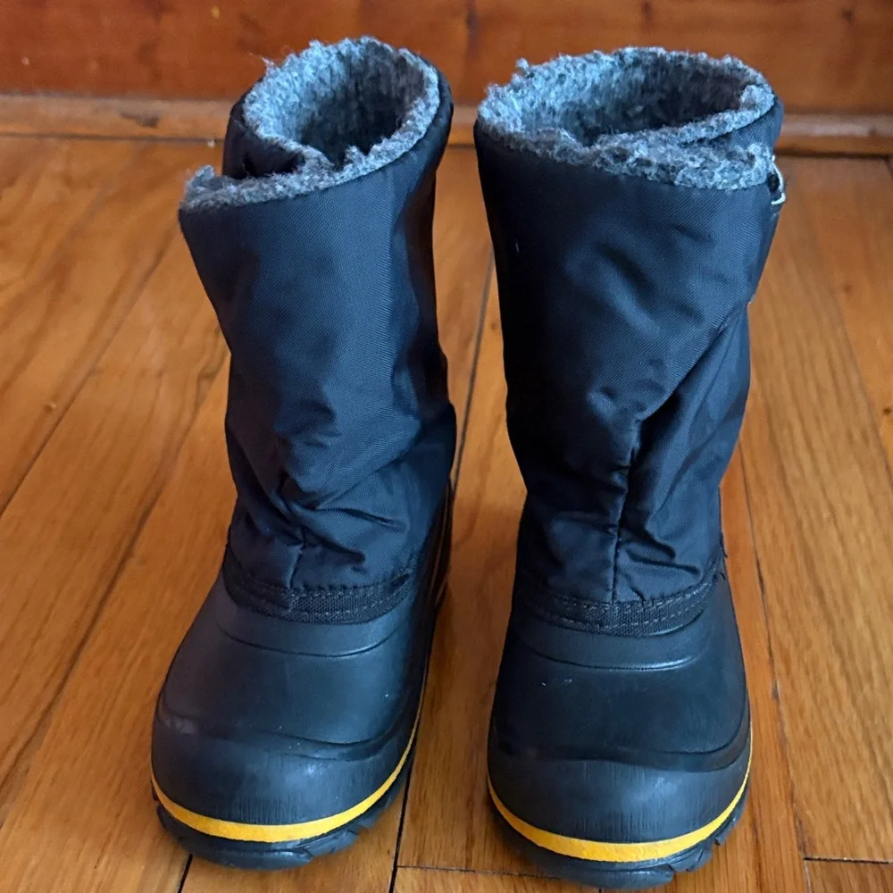 Tundra Cico Black and Gold Toddler Snow Boots